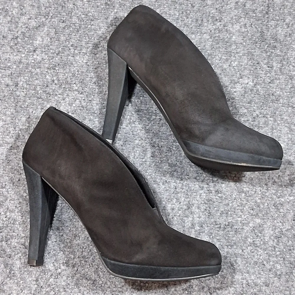 Michael Michael‎ Kors Black Suede V-Cut Platform Booties Pointed Toe Heels 8.5M